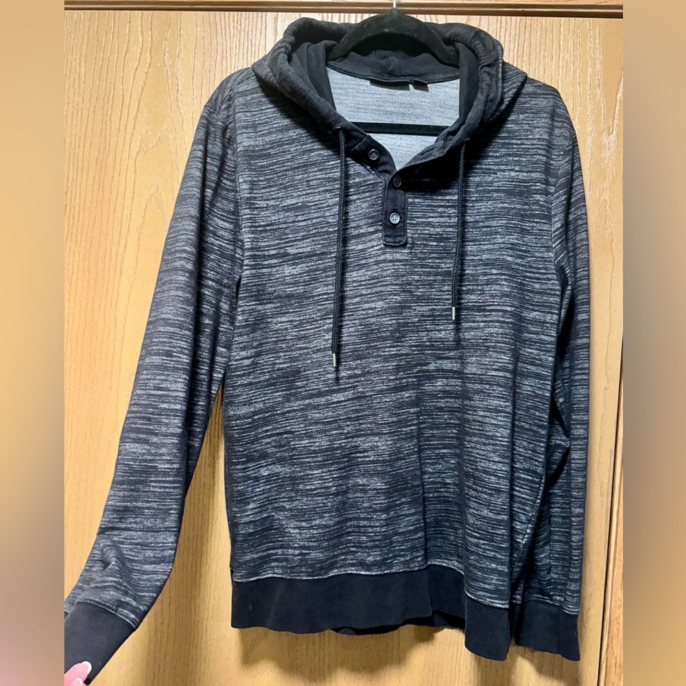 🚫SOLD🚫 Men’s pullover Marc Anthony brand size: medium